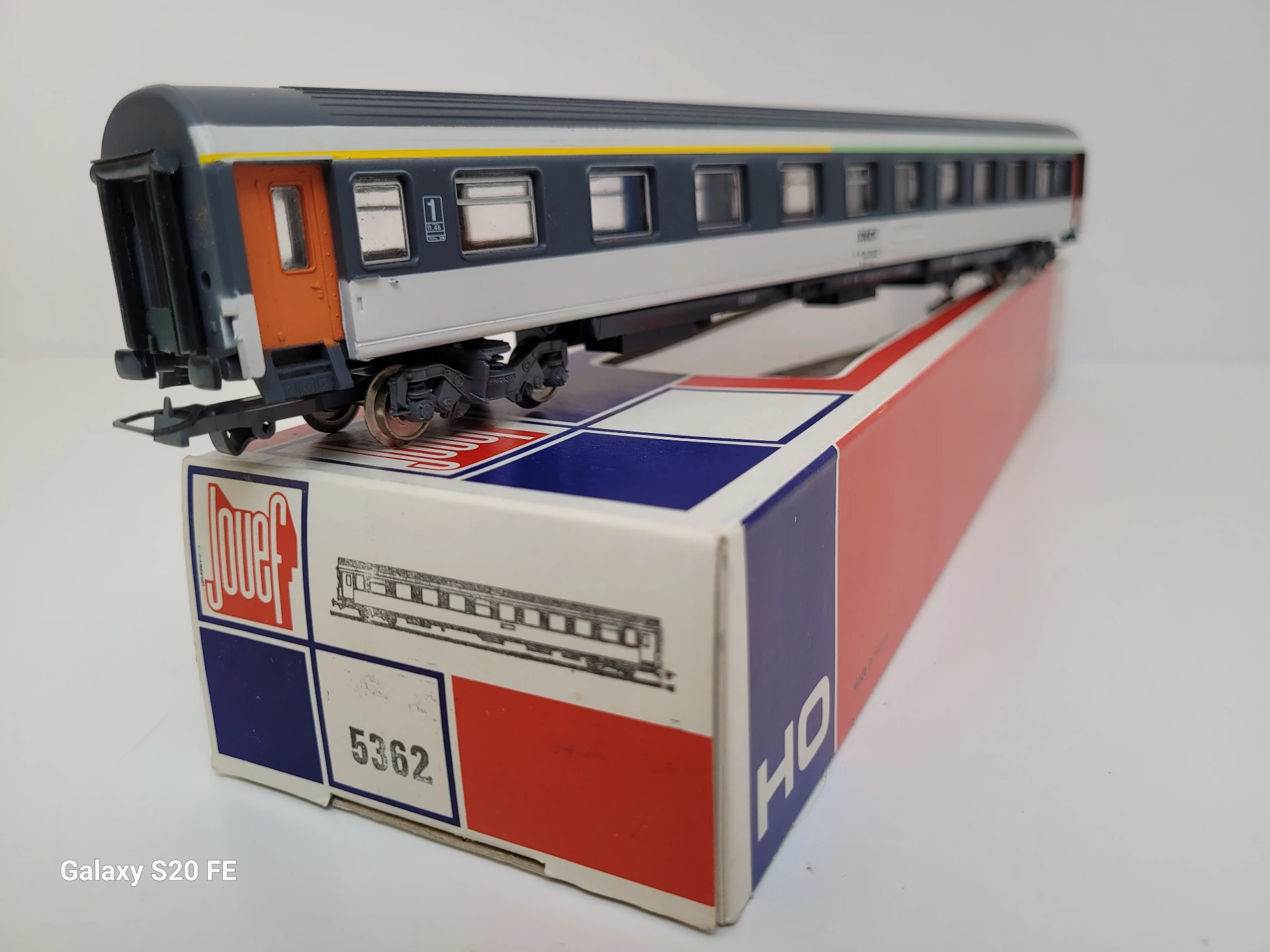 voiture voyageurs type Corail mixte 1ère/2ème classeA⁴B⁶u SNCF type Corail