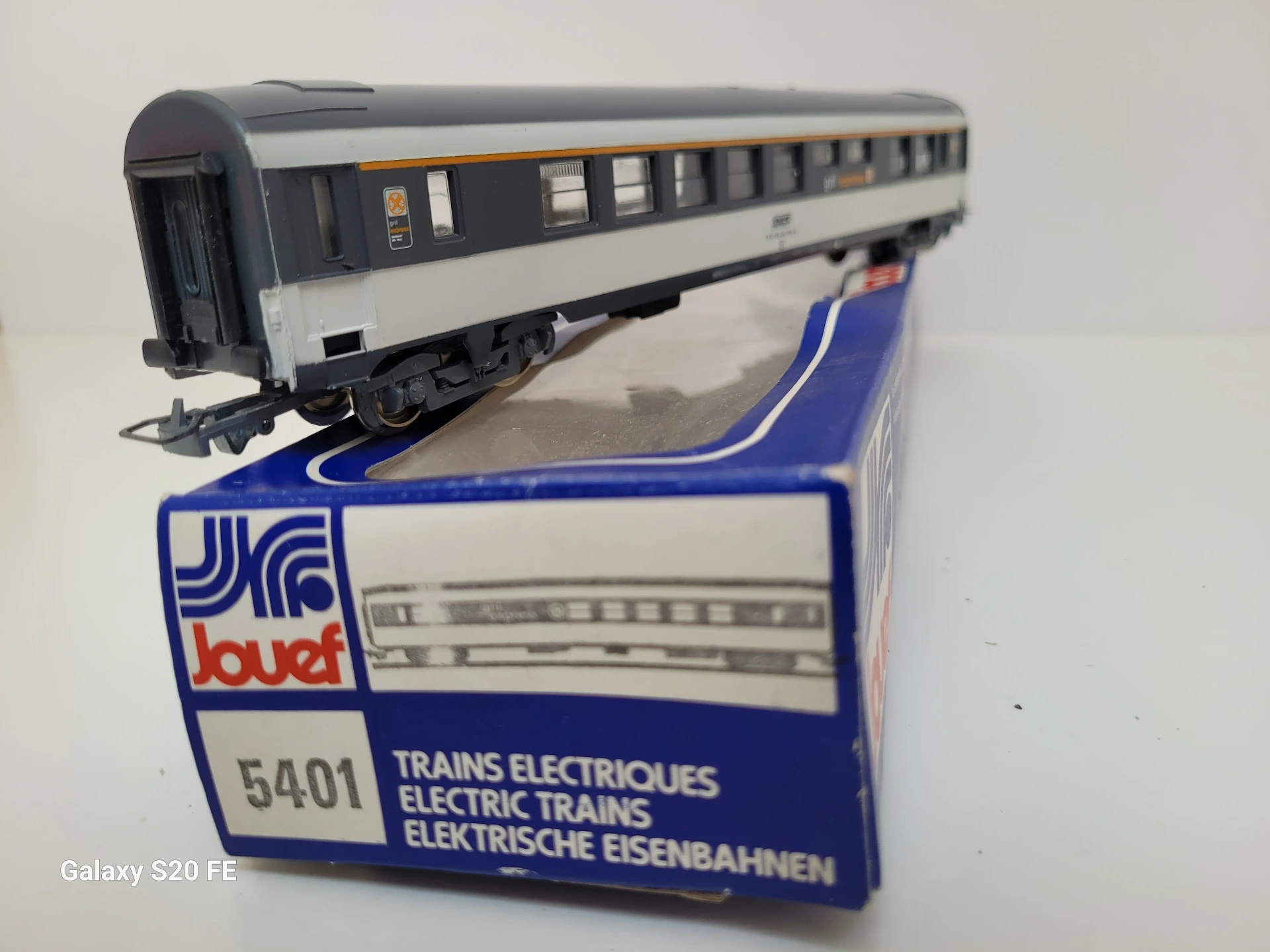 voiture voyageurs type corail-restaurant SNCF Grill-Express Jouef Ho