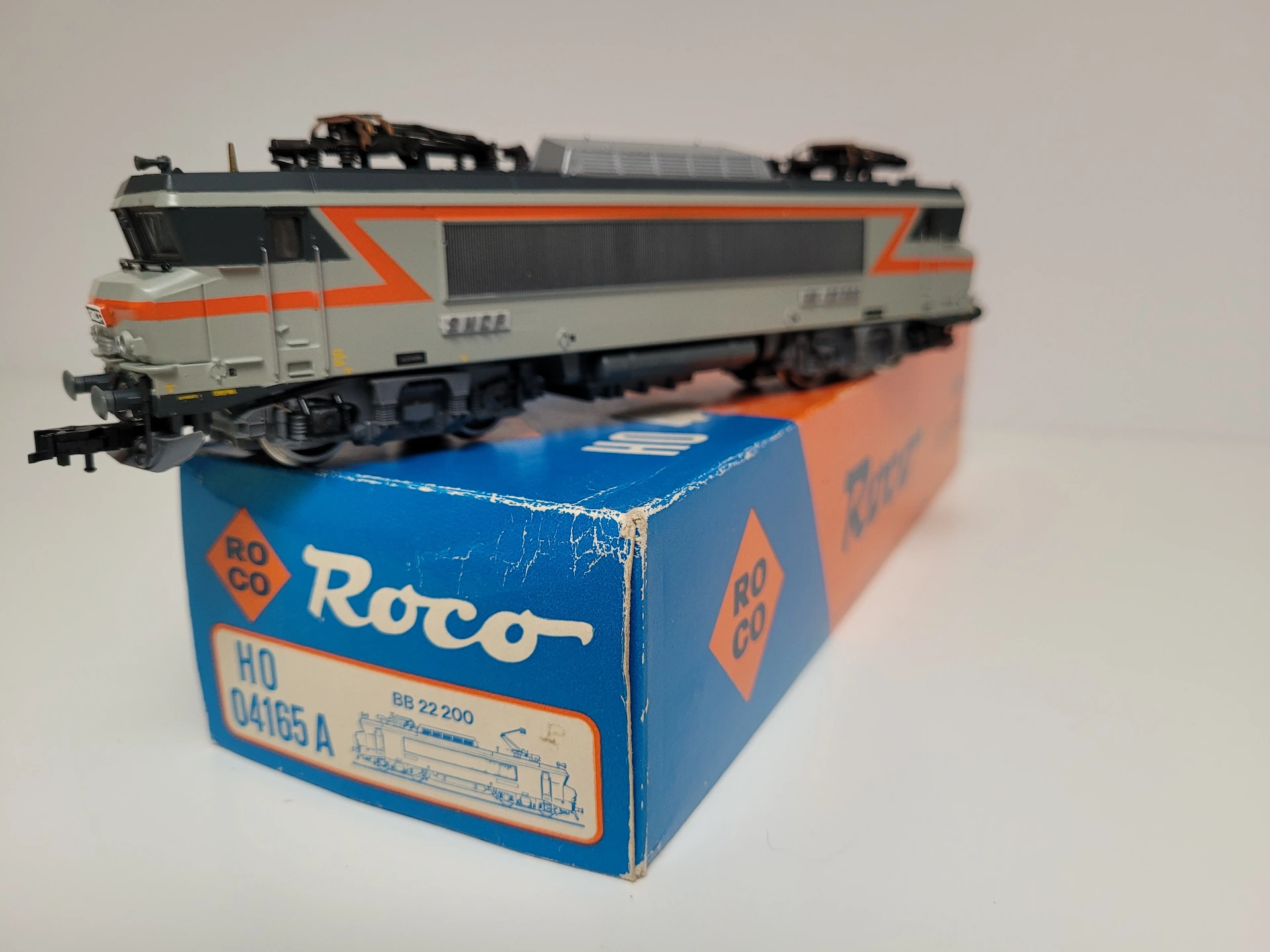 Locomotive SNCF électrique BB 22200 Roco Ho