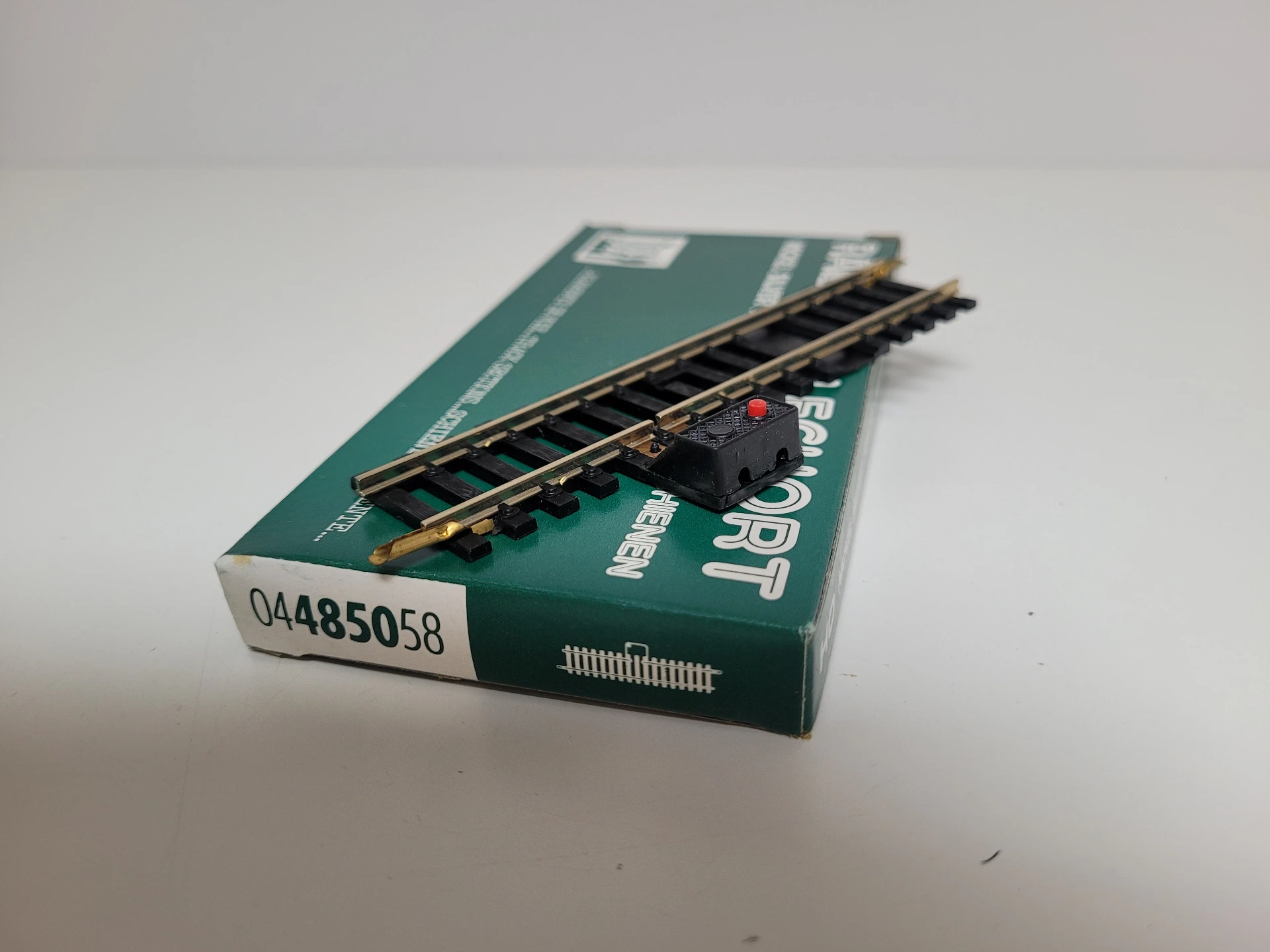 Rail droit interrupteur maillechort N° 4850 Jouef Ho
