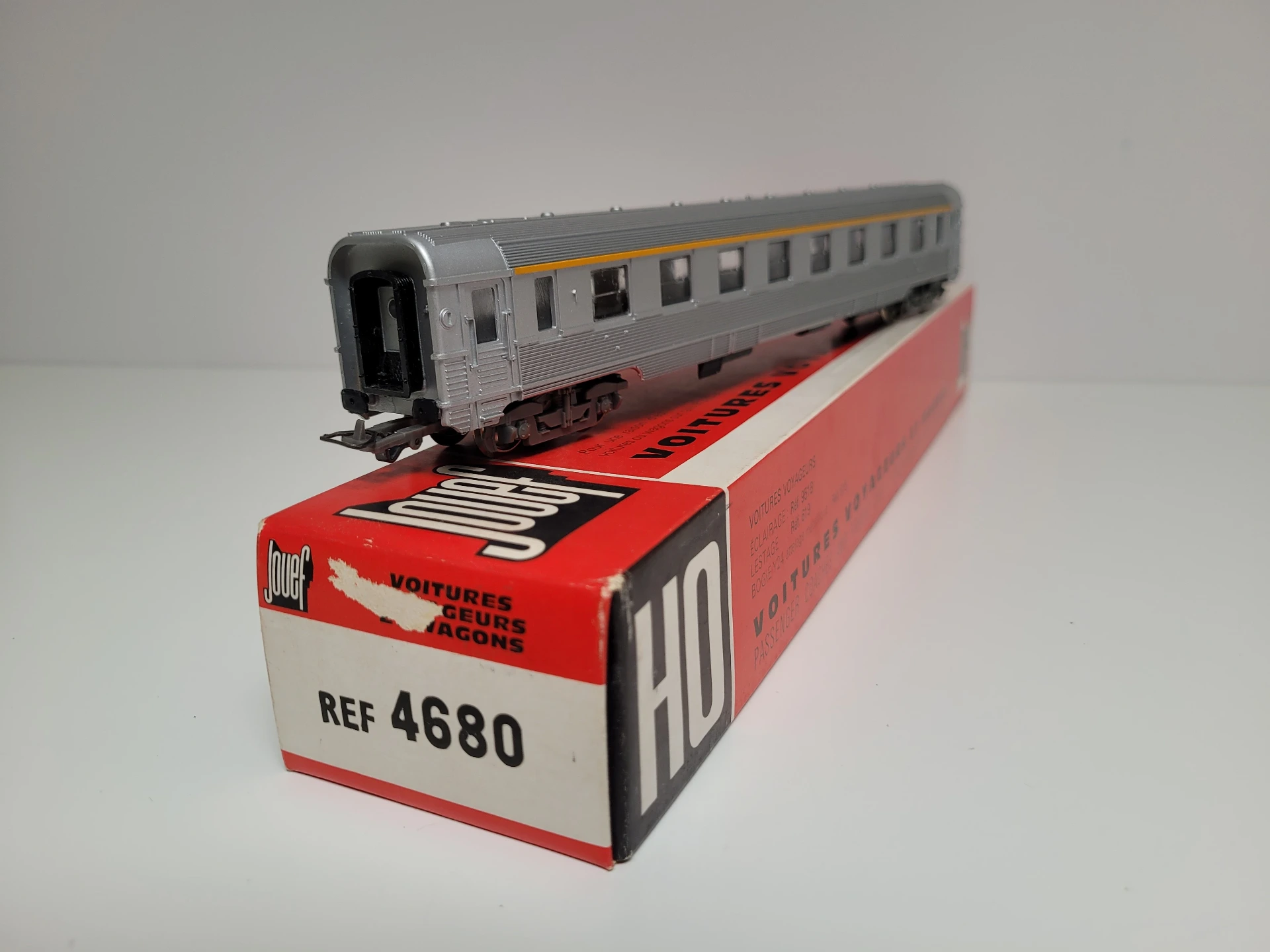 Voiture voyageur A8 SNCF N° 4680 type DEV INOX Jouef Ho